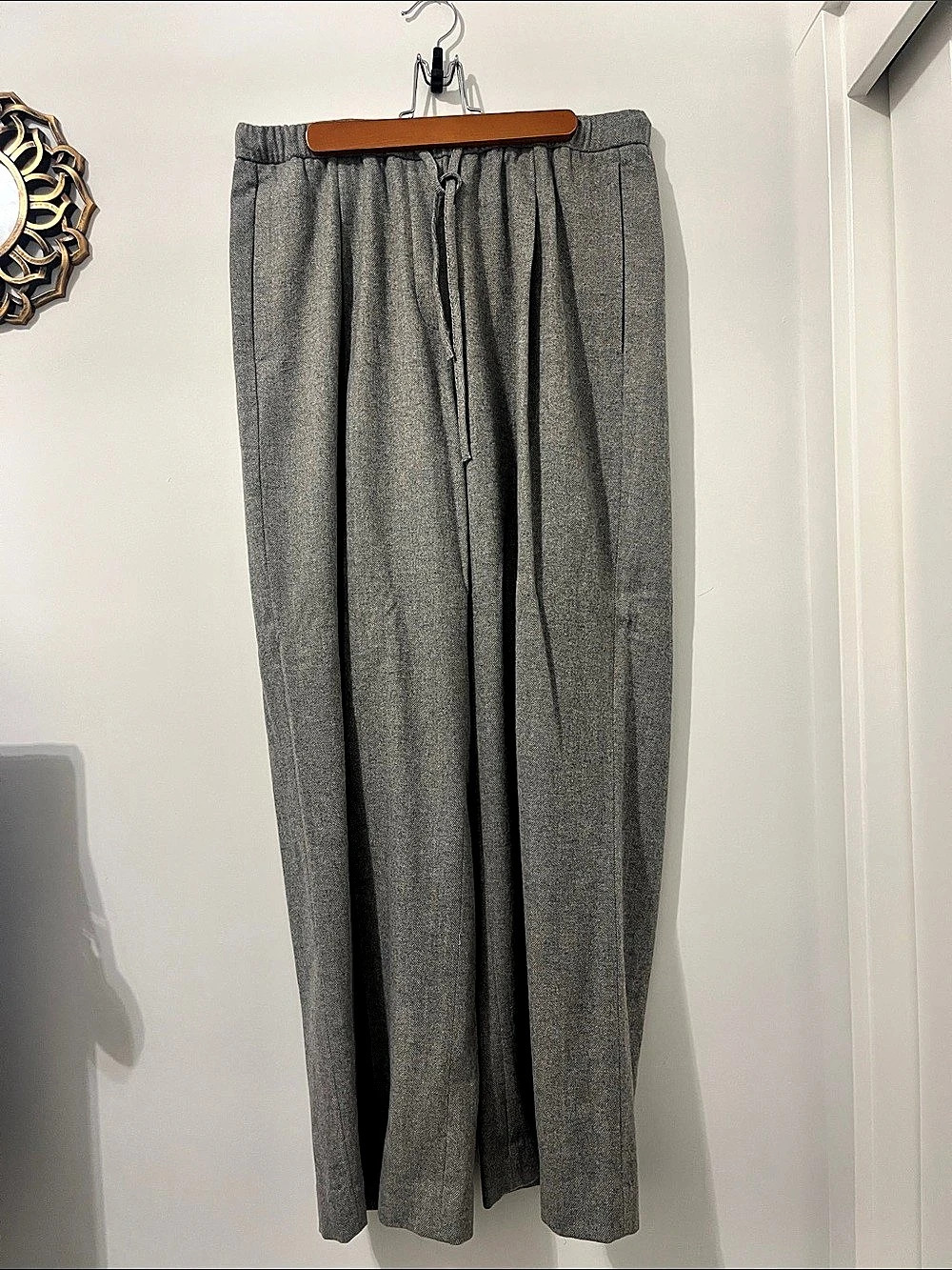 BR Wide Leg Pants in Gray Size Medium